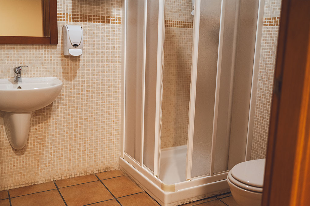 Habitaciones con duchas y wc